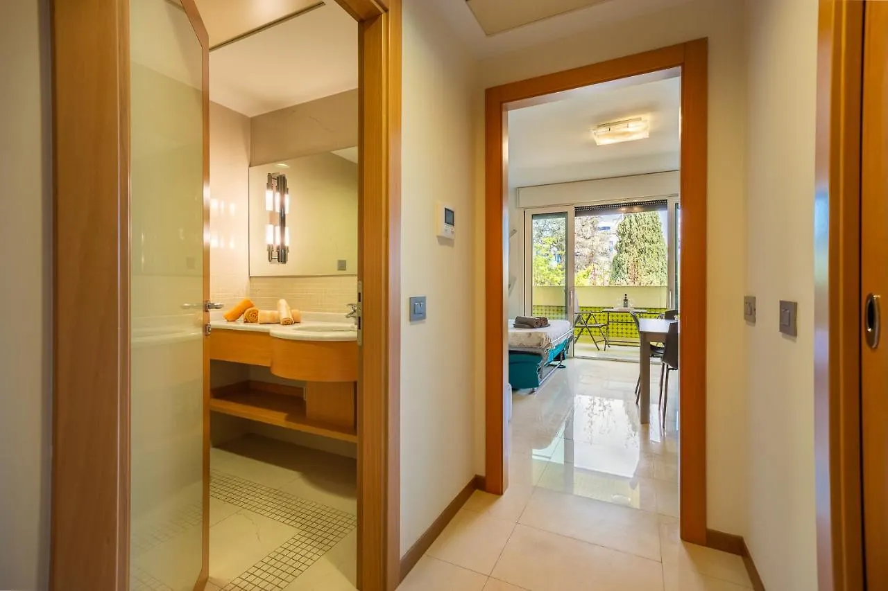 Appartamento Maciachini, Zona Isola Milan 0*,  Italy